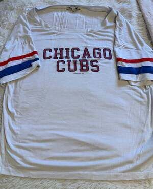 Express One Eleven Chicago Cubs T-Shirt Small White Red Blue MLB oversized fit